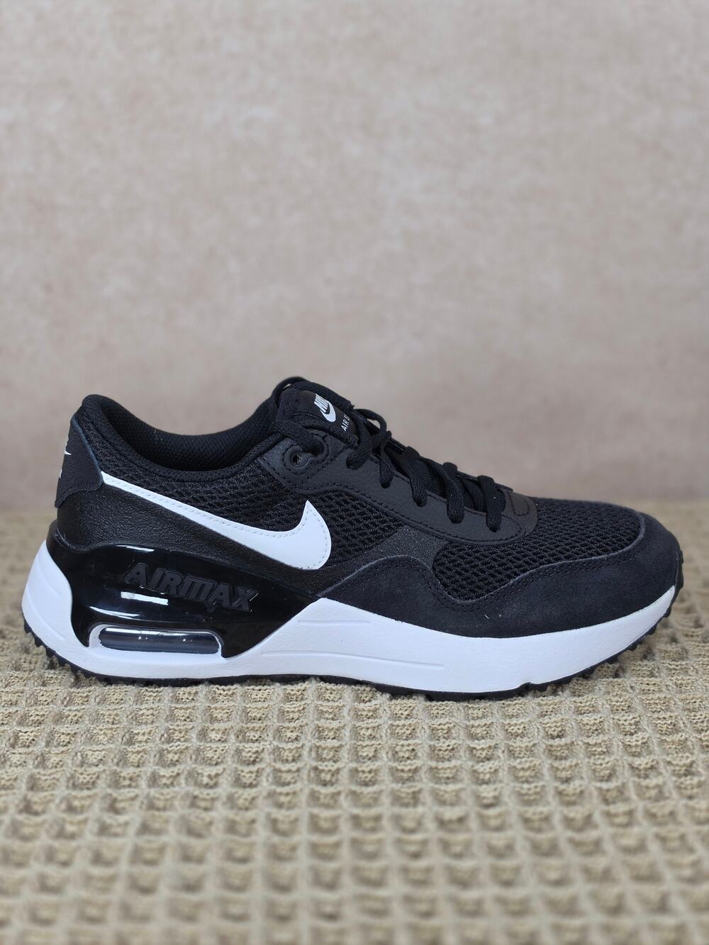 Nike Air Max DQ0284‑001 Youth 7 / Women’s 8.5 Black White – Brand New (No Box)